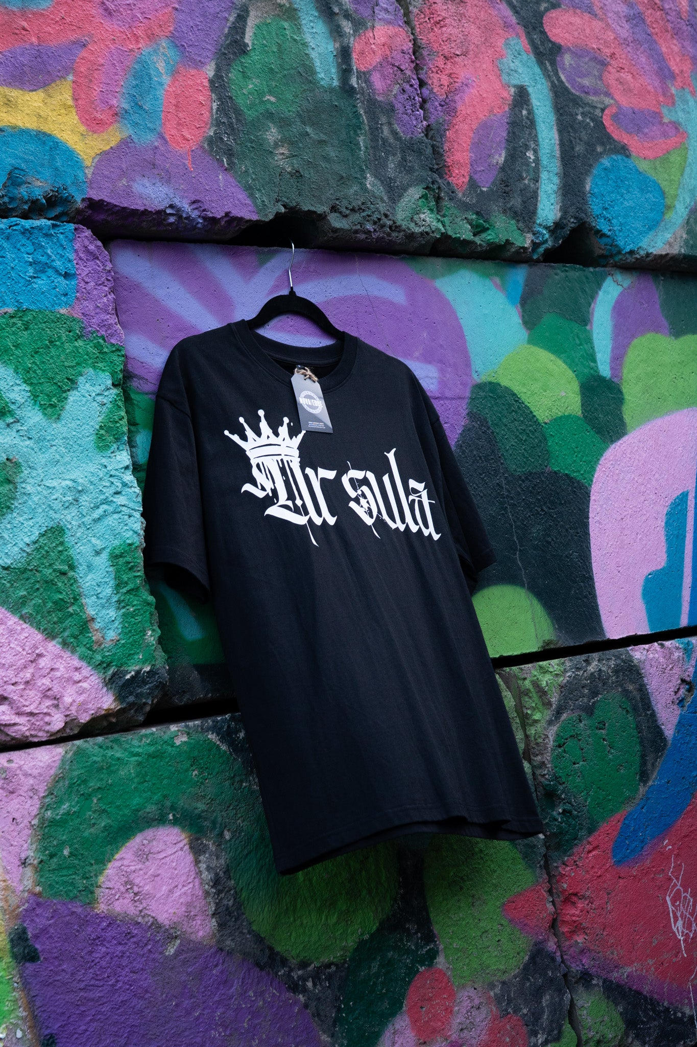 Ursula Spray Paint Crown Graphic Tee Lesbian Pride T-Shirt Black Oversize Deep Drop Shoulder Tee Oversize Deep Drop Shoulder Tee - 190 GSM