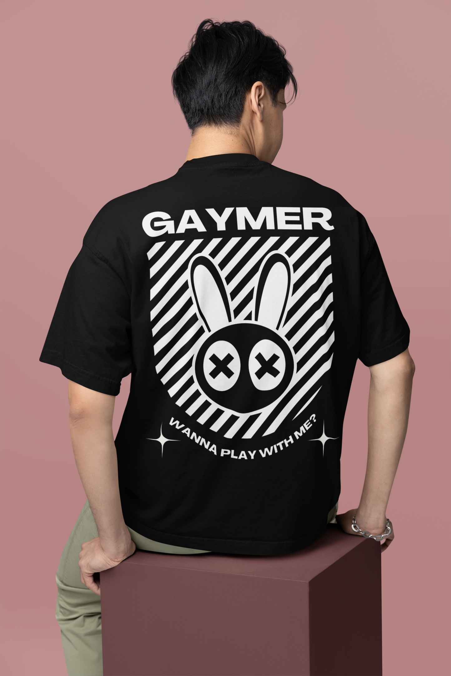 Camiseta con estampado de conejo de Gaymer ¿Quieres jugar conmigo? Camiseta negra de hombros caídos y gran tamaño - 190 g/m²