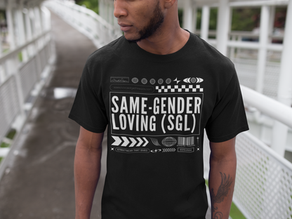 Camiseta de orgullo que ama el mismo género. Camiseta negra interseccional con hombros caídos profundos. SGL. Ropa de calle en la parte delantera de la camiseta negra de gran tamaño. 190 g/m²