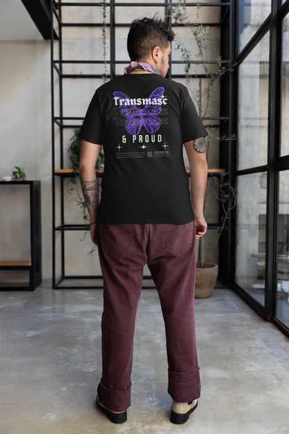 Camiseta gráfica Transmasc estilo streetwear con mariposas moradas sobre lavado ácido negro, camiseta oversize - 250 g/m²